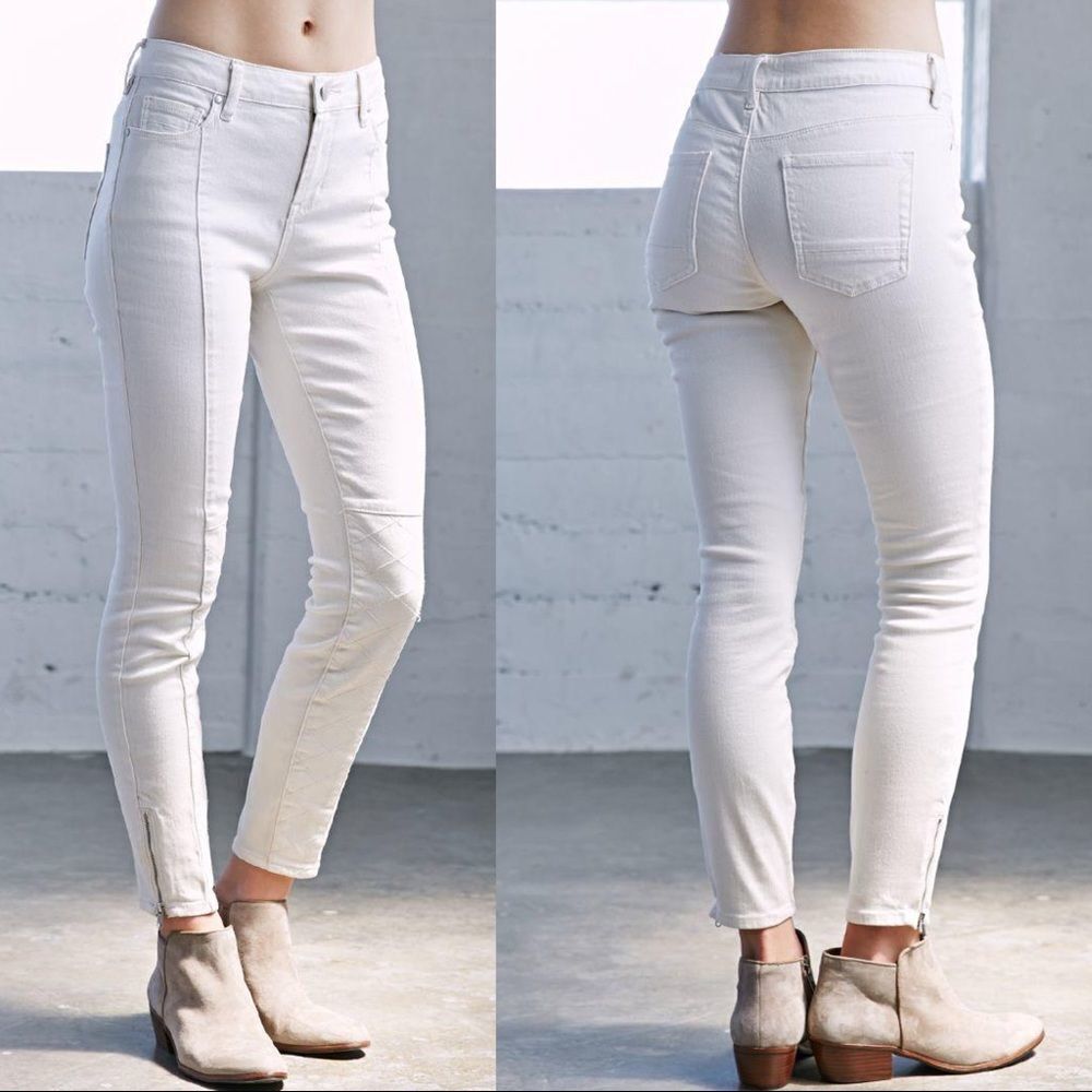 🏷️ 5 for $25 - KENDALL & Kylie Moto Jeans